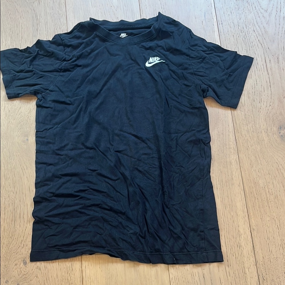Nike Black Short Sleeve Tee Classic Design